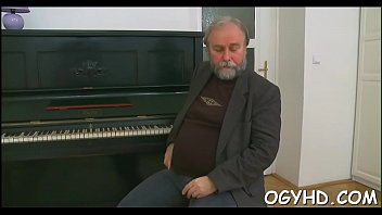 Preview 1 of Oil Dance Amateur - Old cock enters j. pussy