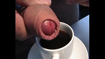 Preview 1 of Smegmadirty - Haciendo un cafe cortado