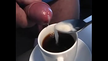 Preview 4 of Smegmadirty - Haciendo un cafe cortado