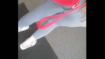 Preview 2 of X Videos Bombe - Perfect ass in grey leggings