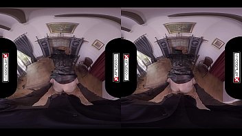 Preview 3 of Jovensitos Lindos Gay Pillados - POV Wild Anal Sex With Eva Berger As Sansa On VRCosplayX.com