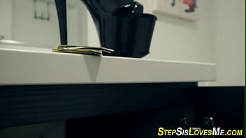 Preview 1 of Mae Gets Wet - Kinky stepsis facialized