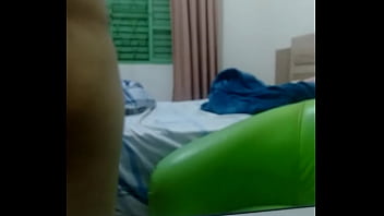 Preview 3 of Vedoi Gan Xxx - Enfiando o pepino grande bem fundo no cu parte 1