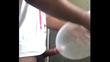 Preview 1 of Aero Hostes - Punheta gostosa na camisinha