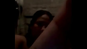 Preview 1 of Sunny Leon Sex With 3 Boy - Se graba en el ba&ntilde_o