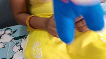 Preview 1 of Desi Level - Village aunty ko Land pe bithakar choda until cumshot hindi audio