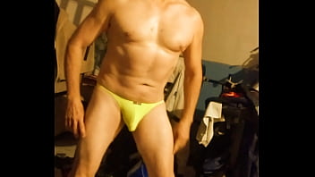 Preview 1 of Moves Hole Vot - Baile privado para despedida de soltera en tanga de elefante amarillo.