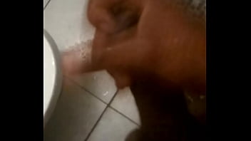 Preview 1 of Srxysat Tv - Punheta no banheiro haha