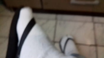 Preview 4 of Keeley Jones - Havaianas Top pretas do meu vizinho! uma delicia poder apreciar ela