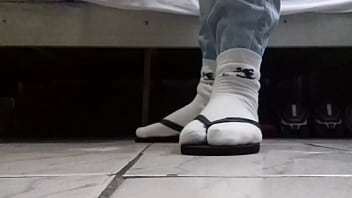 Preview 3 of Big Xxx Vdo - Aos que tem Fetiche por Havaianas com meias