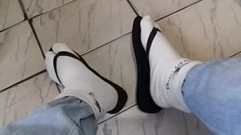 Preview 1 of Big Xxx Vdo - Aos que tem Fetiche por Havaianas com meias