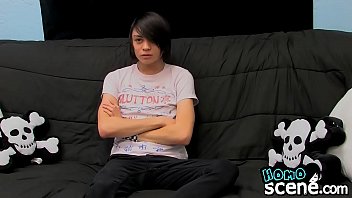 Preview 1 of Sex Kora Ki Kora Tar Videos - Emo twink Roxy Red enjoys a glass dildo while he wanks