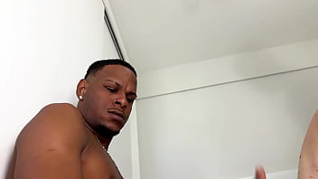 Preview 1 of Spainese Nurse - Dois Mavambos Roludos Socando no Rabo Guloso do Put&atilde_o - Cena Completa no Premium