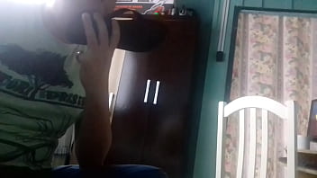 Preview 3 of U Prn - Lambendo as Havaianas deliciosas do meu amigo 2 parte