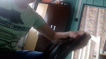 Preview 1 of Saiti Bezplatnogo Porno W - Lambendo gostoso chinelo