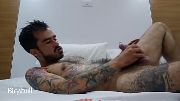 Preview 2 of Forced Atrip - Hombre desnudo con tatuajes