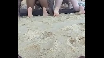 Preview 2 of Masturba O Chinesa - NA PRAIA TRACEI AS DUAS GOSTOSAS - ELIANE FURACAO E LORRANY EXOTICA