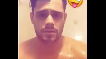 Preview 4 of K Boob - Lucas Velasco en la ducha