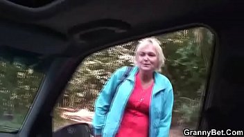Preview 1 of Mature Kitchen Bf - He picks up and fucks old bitch outdoors
