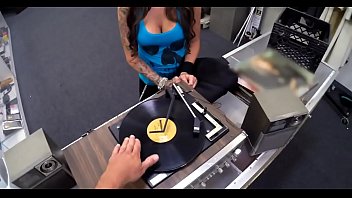 Preview 1 of Vecina Mamando Polla - Reality scene with bitch