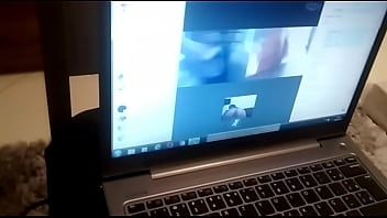 Preview 3 of Matitirik Na Boob - Corno exibindo esposa  para dois machos no Skype