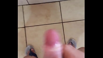 Preview 2 of Two German Girls Gang Bangs - 18 anos batendo punheta