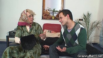 Preview 2 of Sauna Foot Cleaner - Shaved pussy grandma pleases young boy