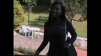 Preview 1 of X Payes - Black slut giving a good blow job!