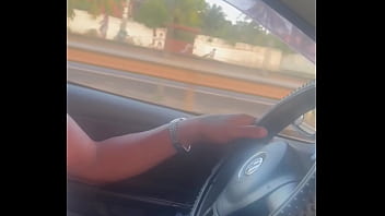 Preview 2 of Rina Ka Porn - Resenha de putaria na rua acaba em fudel&acirc_ncia no carro em movimento.