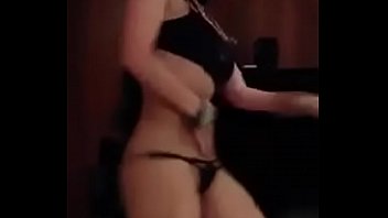 Preview 1 of Kissing Girl Bag Xvideo - bella mujer