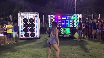 Preview 2 of Blakecom3 - Novinha treme a bunda no funk