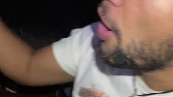 Preview 1 of Sex Mom Animals - CASADO DESCARREGOU O TESAO EM CIMA DE MIM NAS CABINES PORNO.