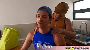 Preview 2 of Pakistani Garam Chut Wali Video - Quickie barebacking with the sexy latino landlord