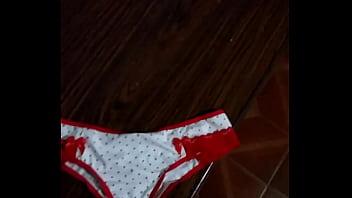 Preview 1 of Marina Ruy Barbosa - Masturbando na Calcinha Nova da Sogra