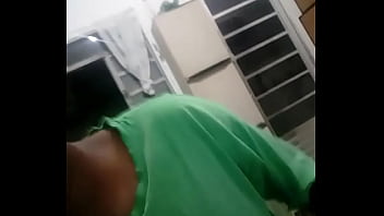 Preview 4 of Desi Xxx Vedio Downloding - negra estressada bebendo pitu