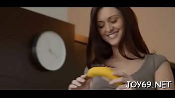 Preview 1 of Brocken Sis Com - Solo hottie fingers her nice hole