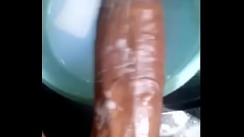 Preview 2 of Malayu Makcik Mandi - Rica verga de mi amigo 2