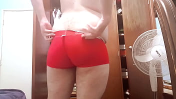 Preview 2 of Goddessroxanne - Filh&atilde_o Escote Sampa fica de cueca vermelha e procura por Paiz&atilde_o