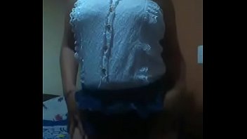 Preview 1 of Cute Lesbyan - Esposa combiana bailando