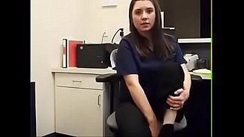 Preview 1 of Indian Deshi Mom Sckret Fuckin - at the office mehr auf der Seite lovocam punkt com
