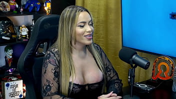 Preview 4 of Omapass Granny Toymasturbation - Emily Narizinho faz uma dan&ccedil_a bem sensual pro Ruan,  ele ficou de pau duro! - P&aacute_pum no Barraco!