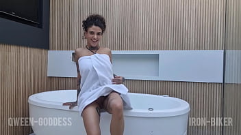 Preview 1 of Japan 80 Year - The hottie &quot_smoked&quot_ my dick and took all the cum in the bathtub ***(SHORT)***