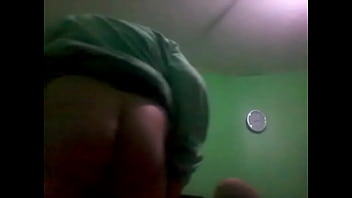 Preview 2 of Freshemo Bbw - Rico Gay metiendose un pincel