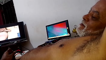 Preview 1 of Big Pussyvsuck - BANHO DE CHUVA DOURADO.