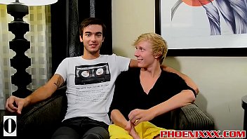 Preview 1 of Noia Fodendo - Gay lovers Evan and Tanner want to fuck all night long