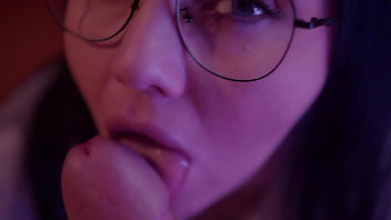 Preview 2 of Antey Sxe Viodo - Naughty woman gives blowjob her paramour&#039_s.