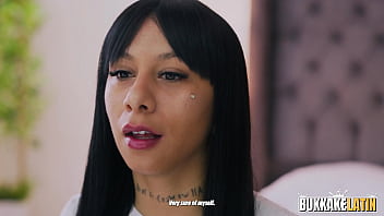 Preview 2 of Pesto Xxx Big - Bukkake Latin - Antonella Lulli Argentina petera traga mucha leche por primera vez