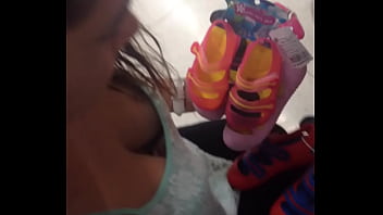Preview 2 of Spytug Full - espiando  tetona mientras compra zapatos