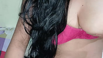 Preview 1 of Karina Kep - Buddha Naukar Ne Apne hi Malik Ki Jawan Ladki Ko Akela Pakar Chod Dala Maje se