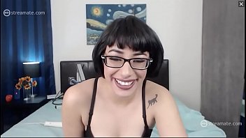 Preview 1 of Soag Rat Xxxi Hold - Maria Lopez twerks to song
